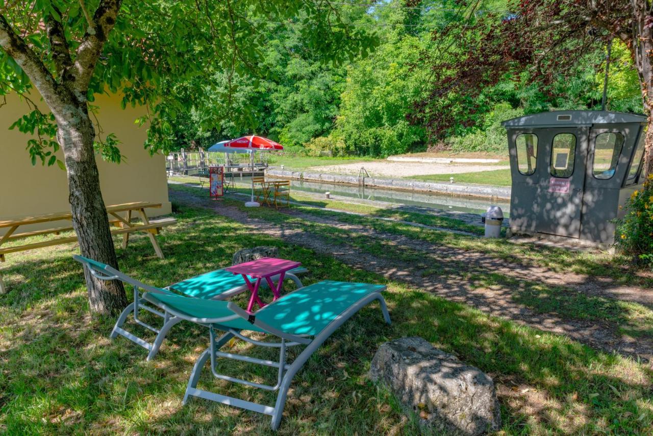 La Maison Berry, Hebergement Avec Petit-Dejeuner Otel Puch-d'Agenais Dış mekan fotoğraf